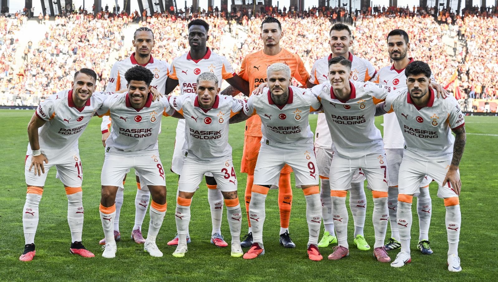 Galatasaray ve Eintracht Frankfurt karşılaşmasına sayılı saatler kaldı: Okan Buruk'un forvet tercihi netleşti! Beklenen 11'ler burada!