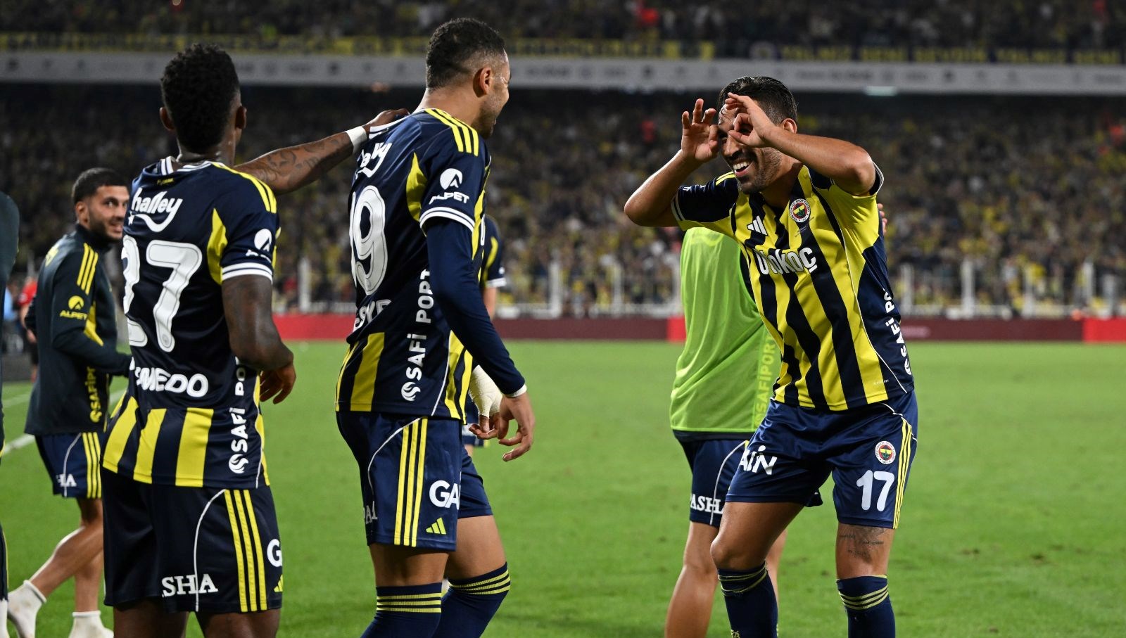 Fenerbahçe, Kasımpaşa’yı Ezip Geçti!