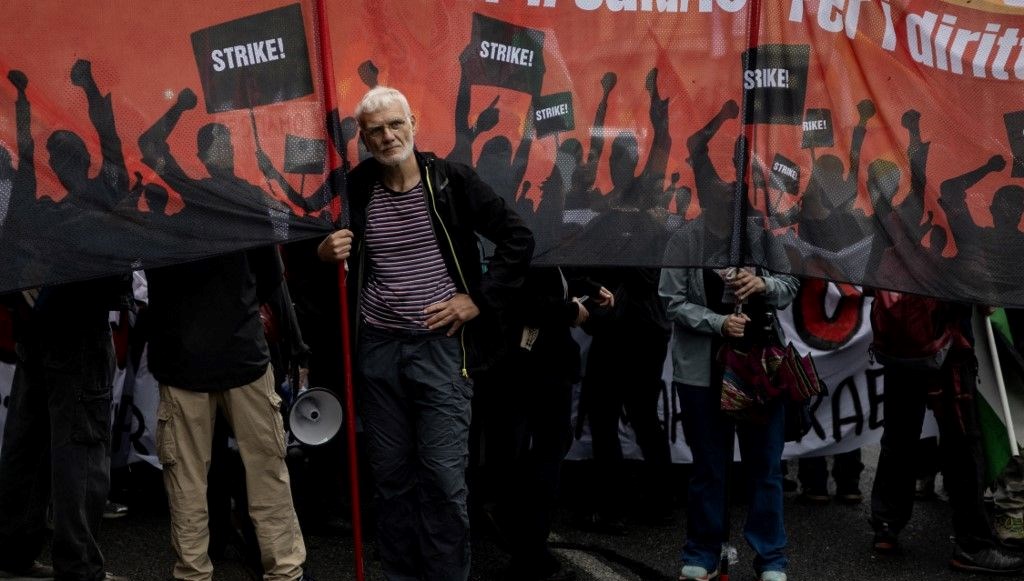 İtalyan Liman İşçilerinden Cesur Protesto: İsrail'e Giden Yolları Kapatıldı!