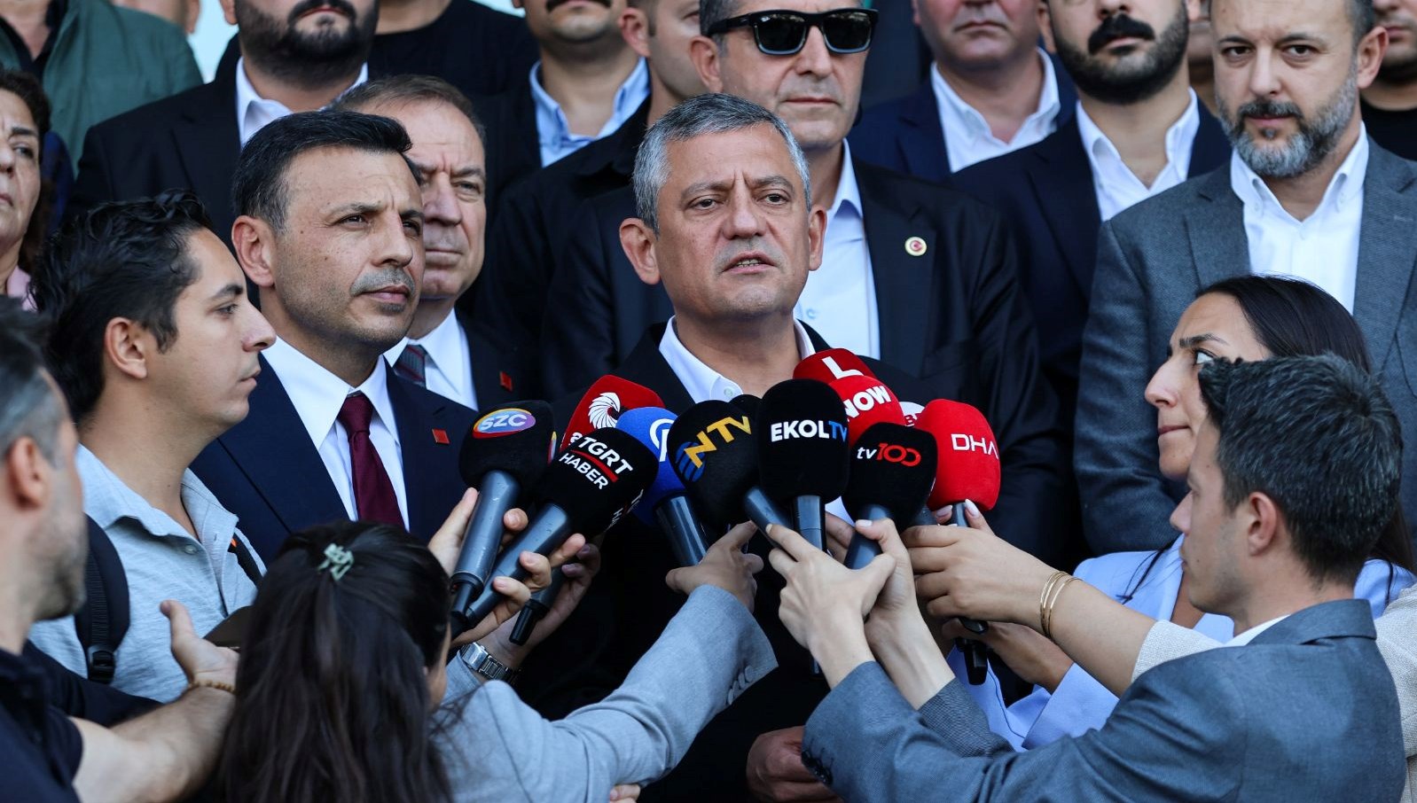 AK Parti, Özgür Özel Hakkında Suç Duyurusunda Bulundu!