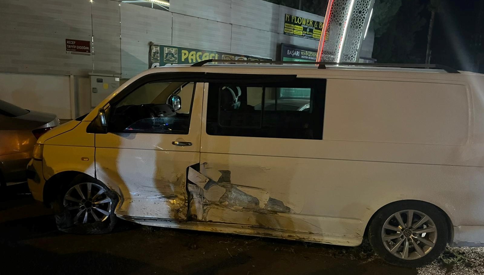 Düzensiz Göçmen Taşıyan Araç Kaos Yarattı!
