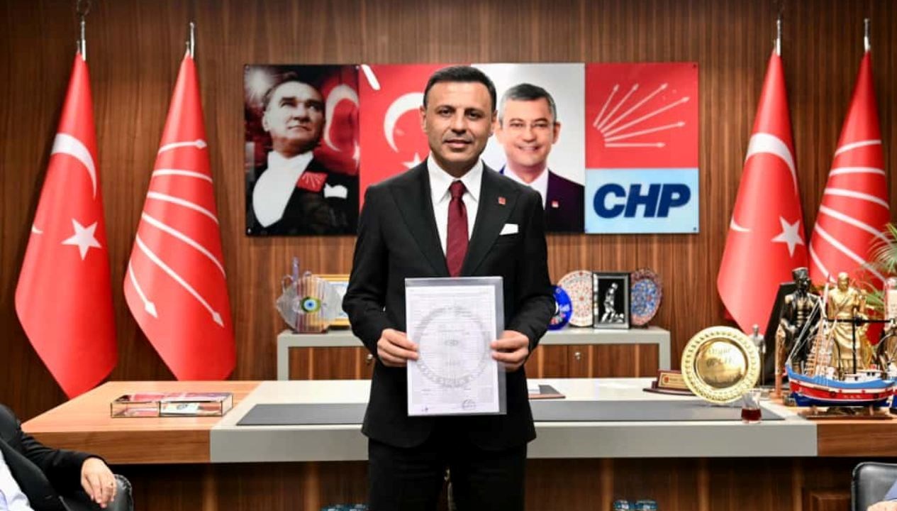 CHP'li Özgür Çelik, Mazbatasını Törenle Teslim Aldı
