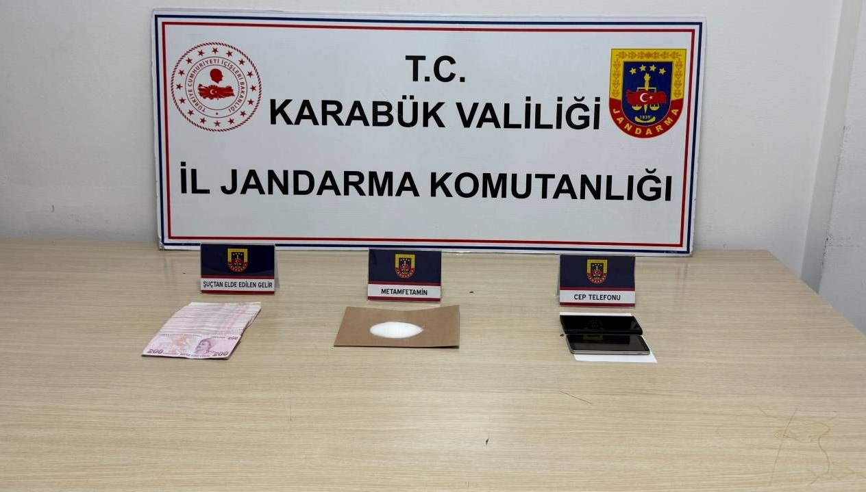 Karabük'te Uyuşturucu Çetesi Çökertildi: 5 Kişi Gözaltında!