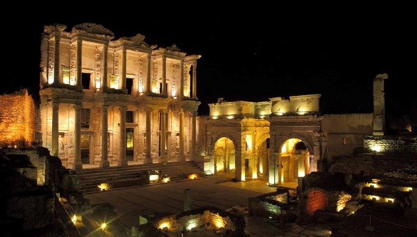 Bakan Ersoy’dan Gece Müzeciliği Açıklaması: 2 Kasım’a Kadar Üç Etkin Nokta Uzatıldı