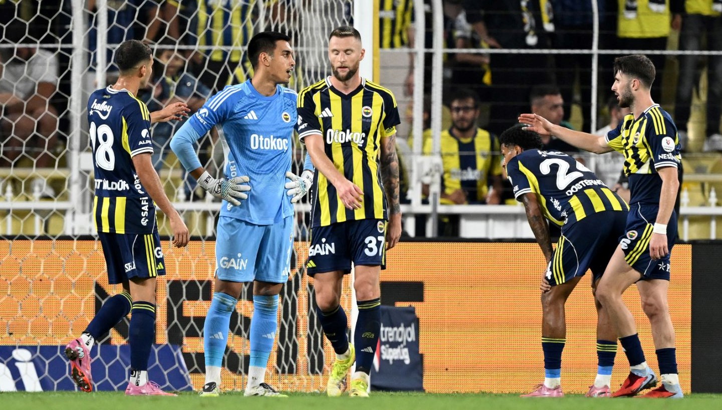 Fenerbahçe'de Şok Gelişme: Ayak Baş Parmağında Kırık Tespit Edildi!