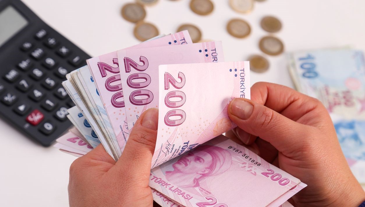 3 Aylık Enflasyon Farkı Açıklandı: 2026'daki Memur ve Emekli Maaşı Artışları Belirginleşti!
