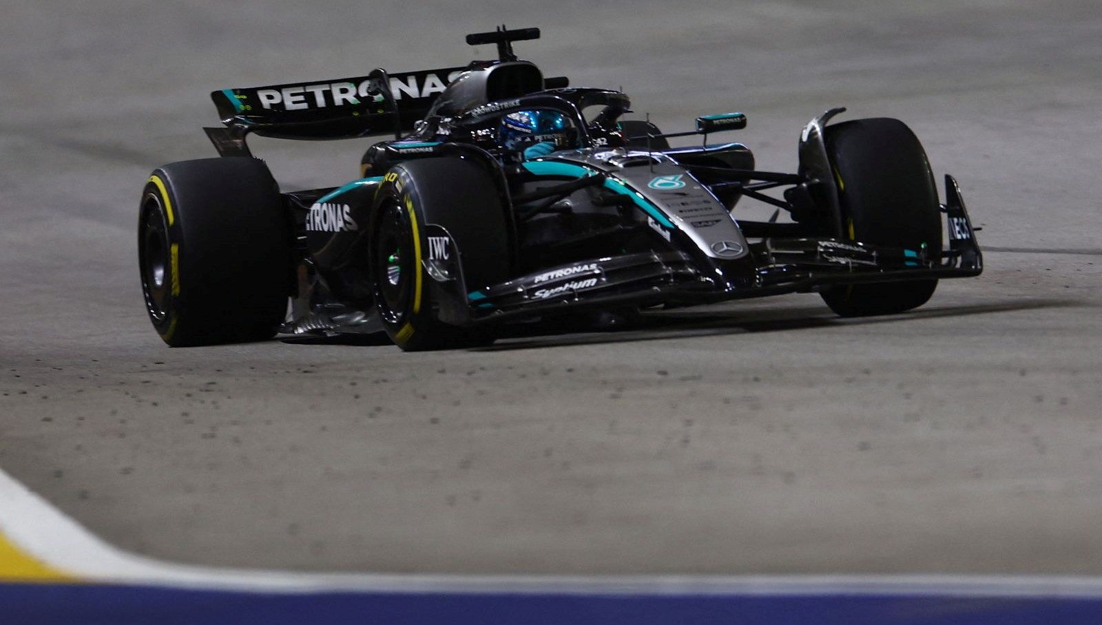 George Russell, Formula 1 Singapur Grand Prix'sini Zirvede Tamamladı!