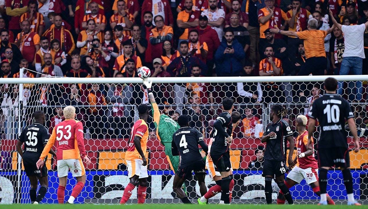 Sekizinci Haftanın Ardından: Galatasaray Zirvede, Namağlup Reis!