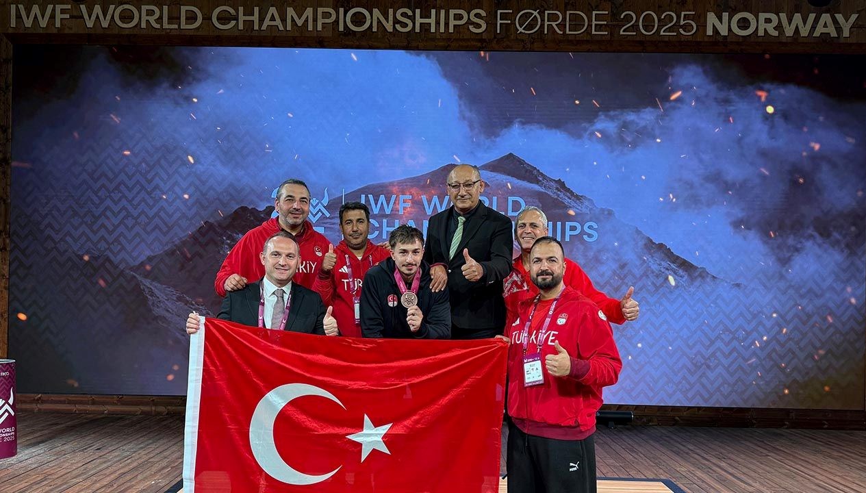 Milli halterci, dünya şampiyonasında 3’üncüyü elde etti!