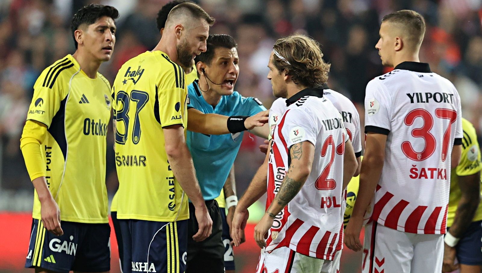 Samsunspor-Fenerbahçe karşılaşmasında tartışmalara yol açan an: Golün iptal gerekçesi ne kadar haklı?