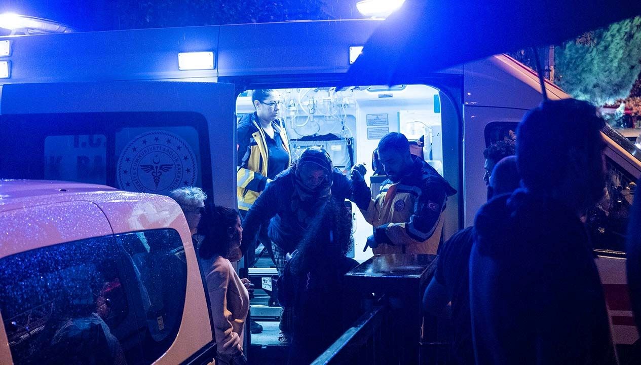 Kadıköy’de Alevlerin Gölgesinde: 20 Kişi Dumandan Etkilendi