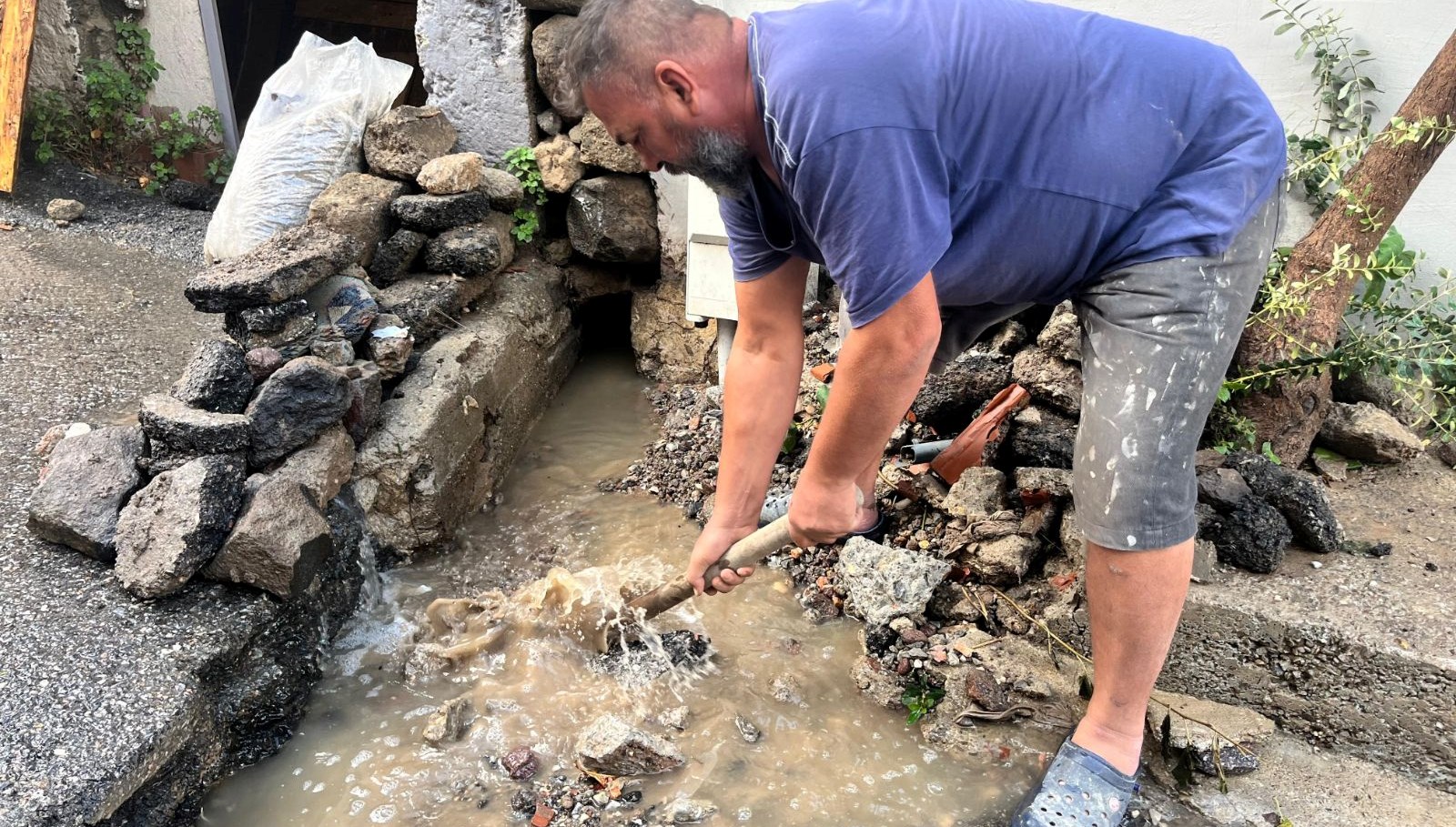 İzmir’de Sokaklar Gözyaşı Gibi: Sel Alarmı!