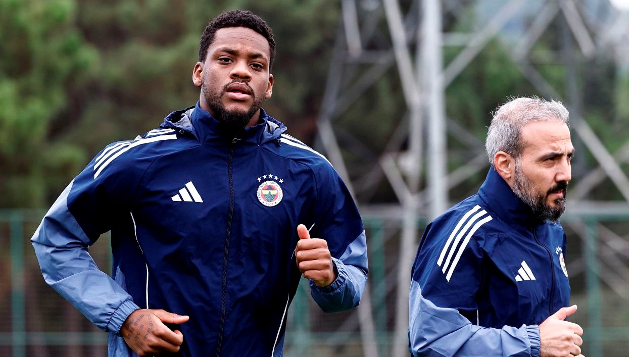 Fenerbahçeli taraftarların heyecanla beklediği an: Jhon Duran sahalara geri döndü!