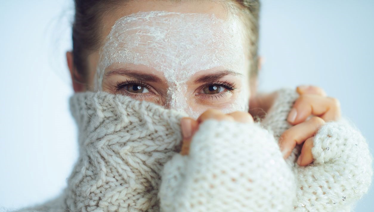 Dermatologdan önemli bilgi: Soğuk havalarda ciltteki kızarıklığın sırları!