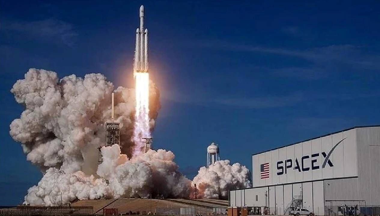 Starlink Uyduları Gökten Düşüyor: Bilim Dünyası Endişeli!