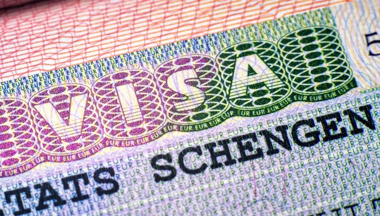 Pasaport Damgası Tarihe Karışıyor: Schengen Bölgesi’ndeki Dijital Dönüşüm Başladı