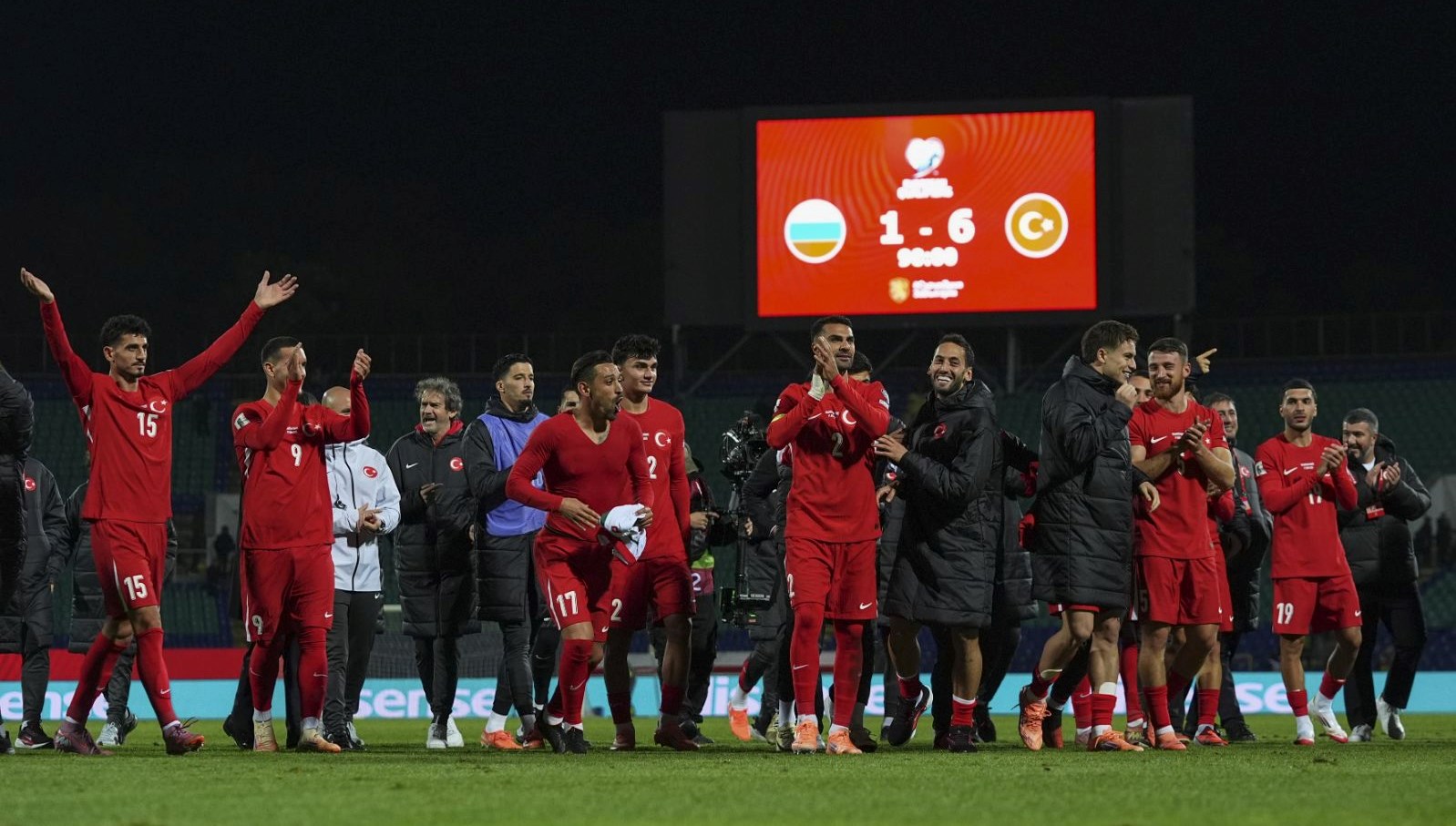 A Milli Takım'a gelen tehdit: Almanlar sınırı zorladı, Can Uzun için temaslar başladı!