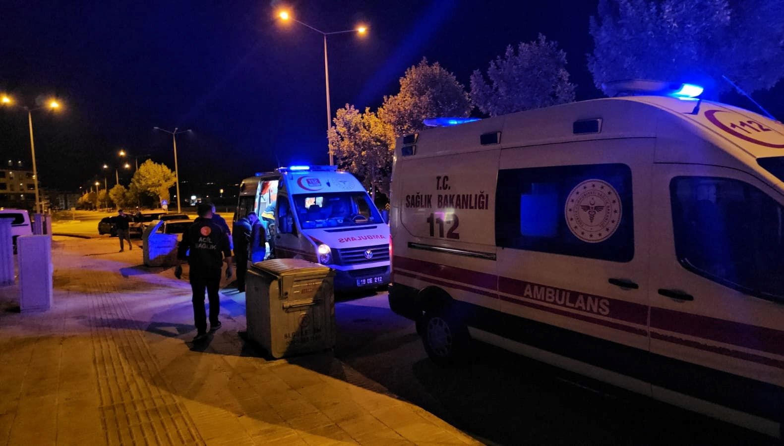 Aksesuar Dükkanında Bıçaklı Kavga: Üç Kişi Yaralandı