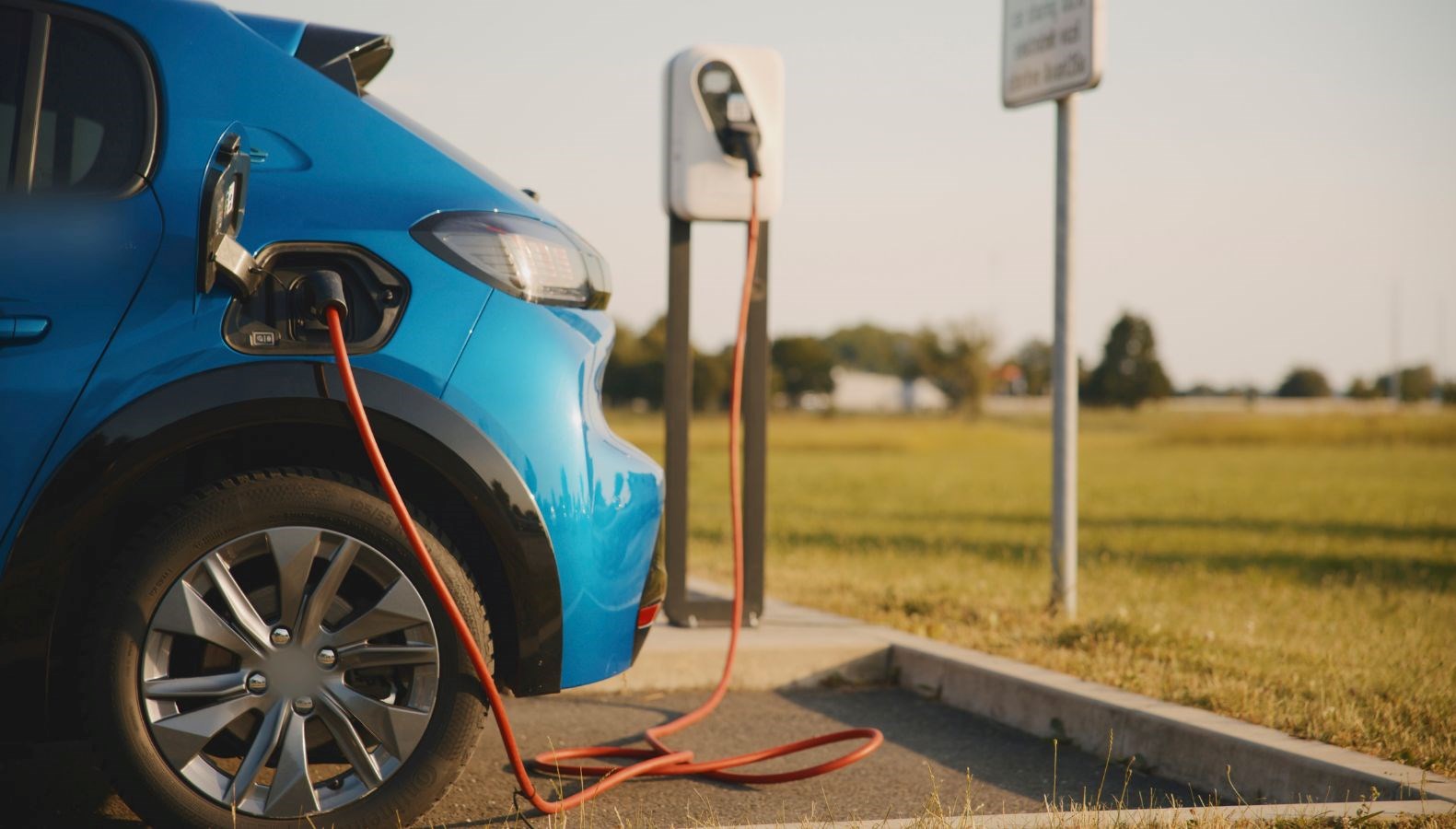 Şok Rapor: PHEV Araçlar Benzinli Araçlarla Aynı Oranda Çevre Kirliliği Yaratıyor!