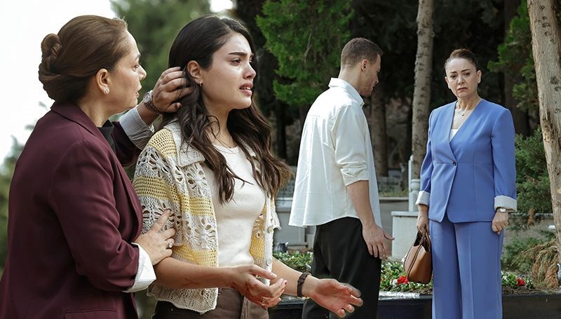 Reyhan'dan Şok Karar: Çarpıntı Dizisinde Evi Terk Ediyor!