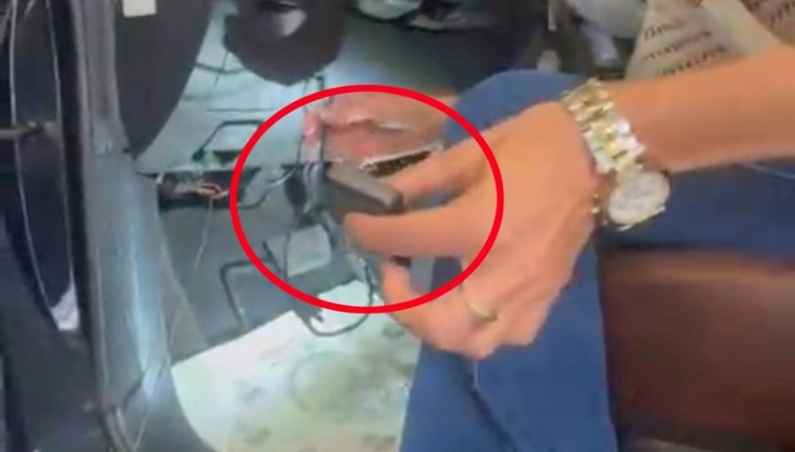 Eşisinin aracına gizli takip cihazı yerleştiren koca, sonunda yakayı ele verdi!