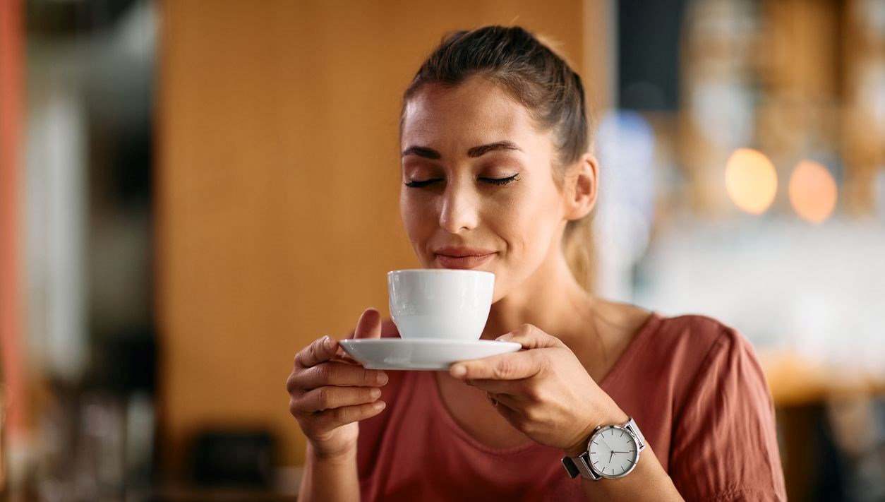 Günde Sadece 4 Fincanla Kolesterolü Düşürün: İltihap ve Stresle Mücadelede Güçlü Etki!