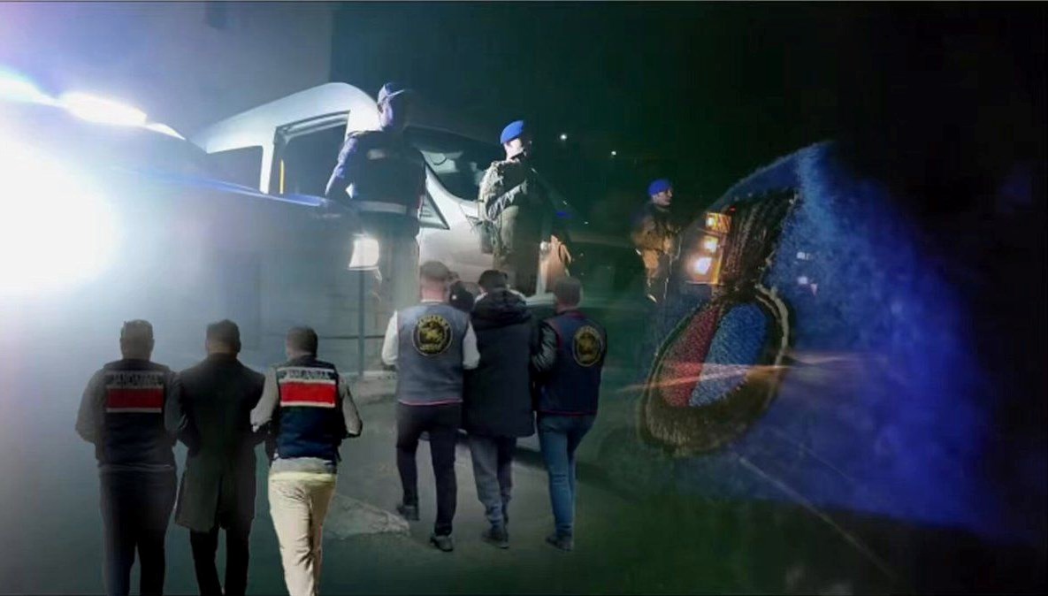 FETÖ Operasyonunda Ülke Genelinde Şok Baskın: 32 İlde 41 Gözaltı!