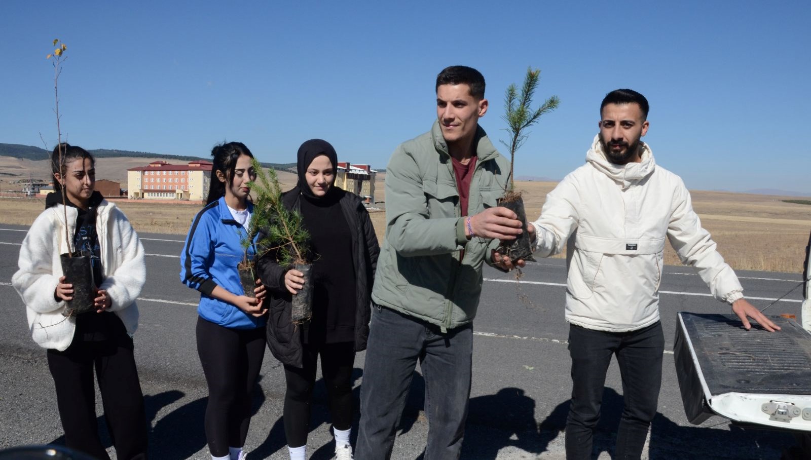Sarıkamış'ta 90 Şehidin Hatırasına Fidanlarla Anma Töreni