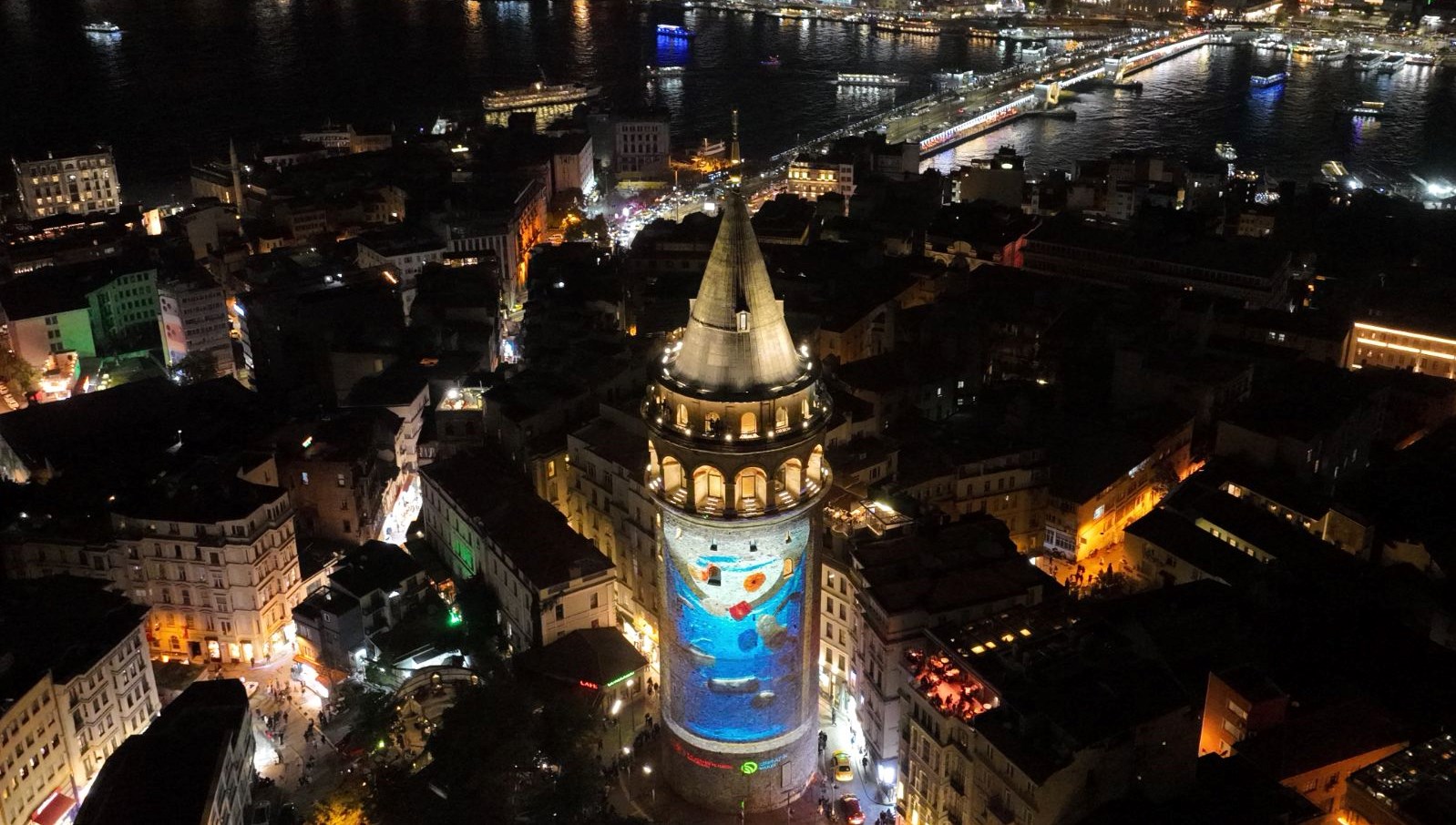Galata Kulesi'nde Sıfır Atık Temalı Görsel Şov!