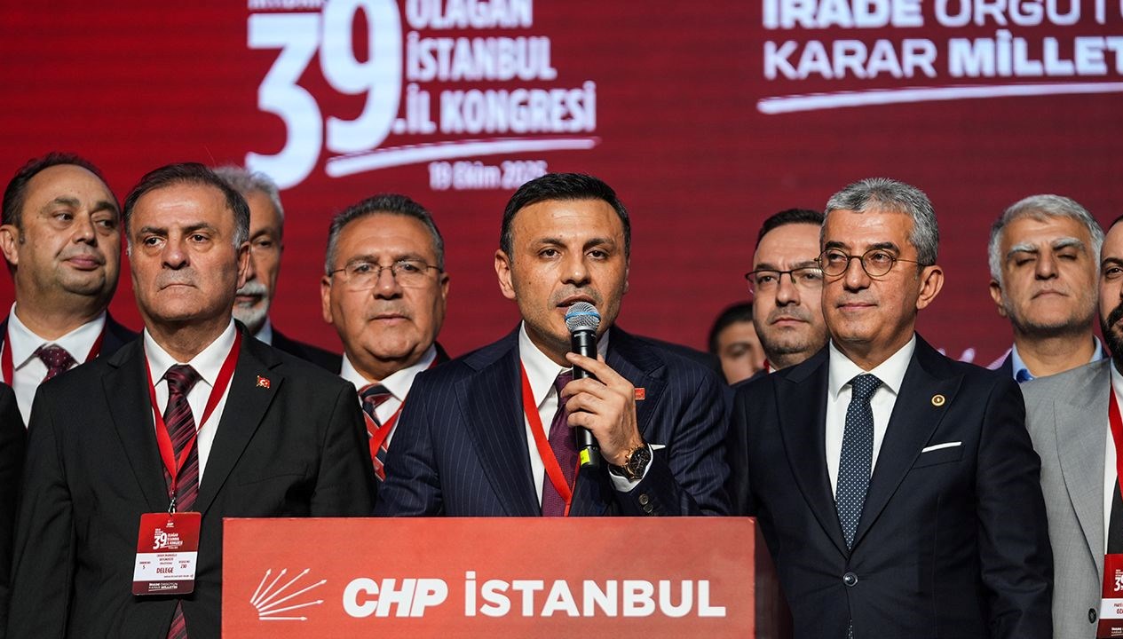 CHP İstanbul Kongresi: Özgür Çelik Tekrar İl Başkanlığı Koltuğunda!