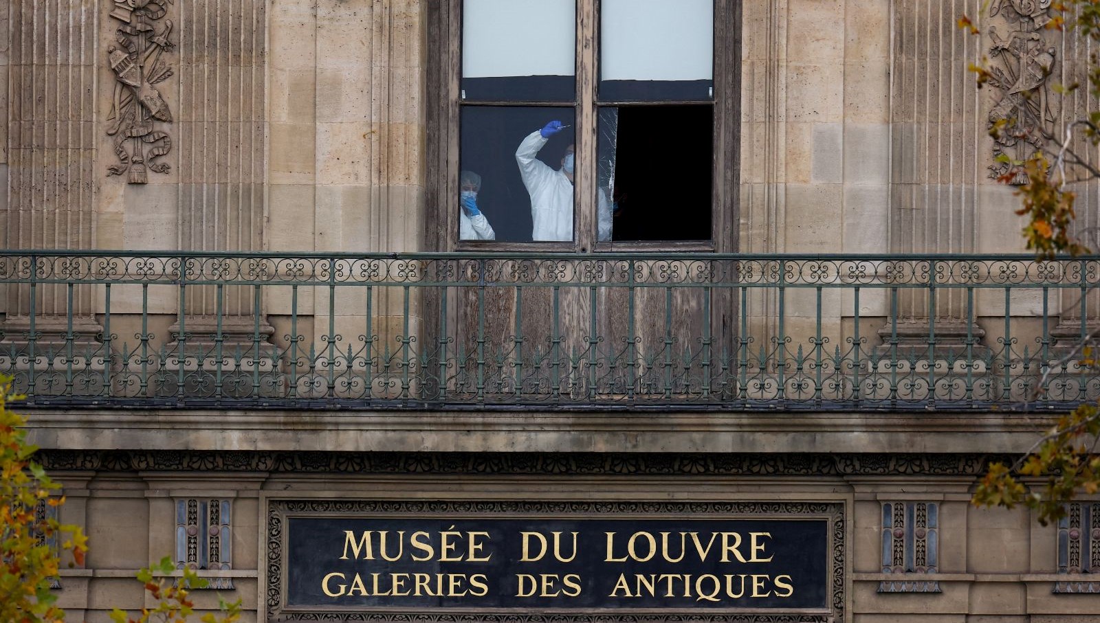 Yüzyılın Soygunu: Louvre Müzesi'nde Güvenlik Açığına Ne olduğu Ortaya Çıktı!