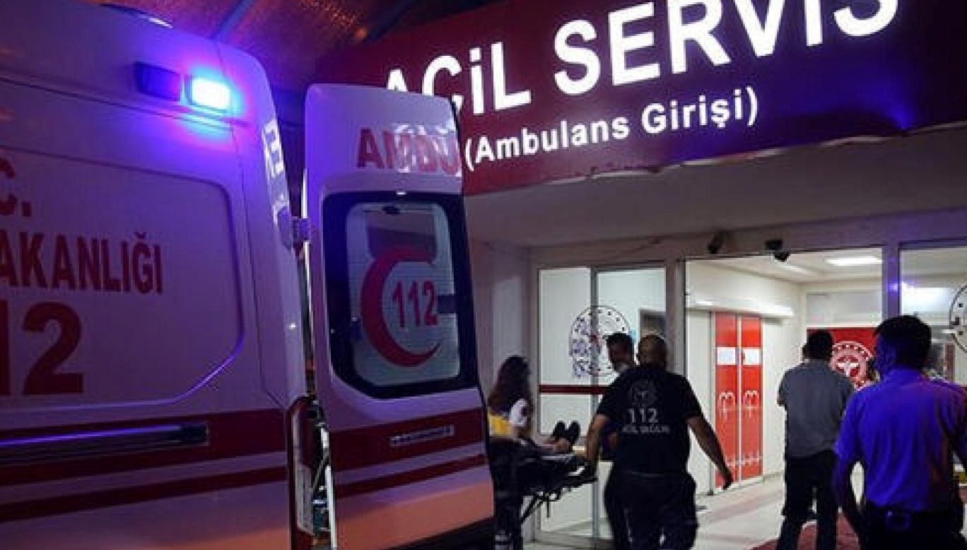 Afyonkarahisar'da TIR ile otomobil çarpıştı: Bir ölü, bir yaralı!