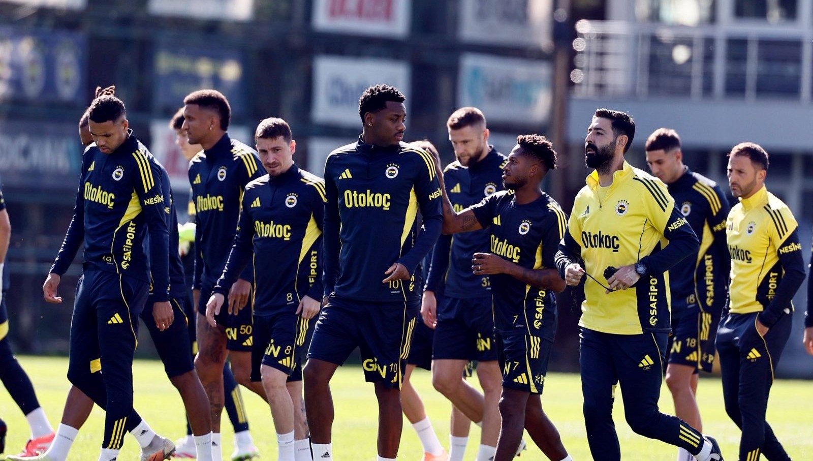 Fenerbahçe, Stuttgart Maçı İçin Kolları Sıvadı!