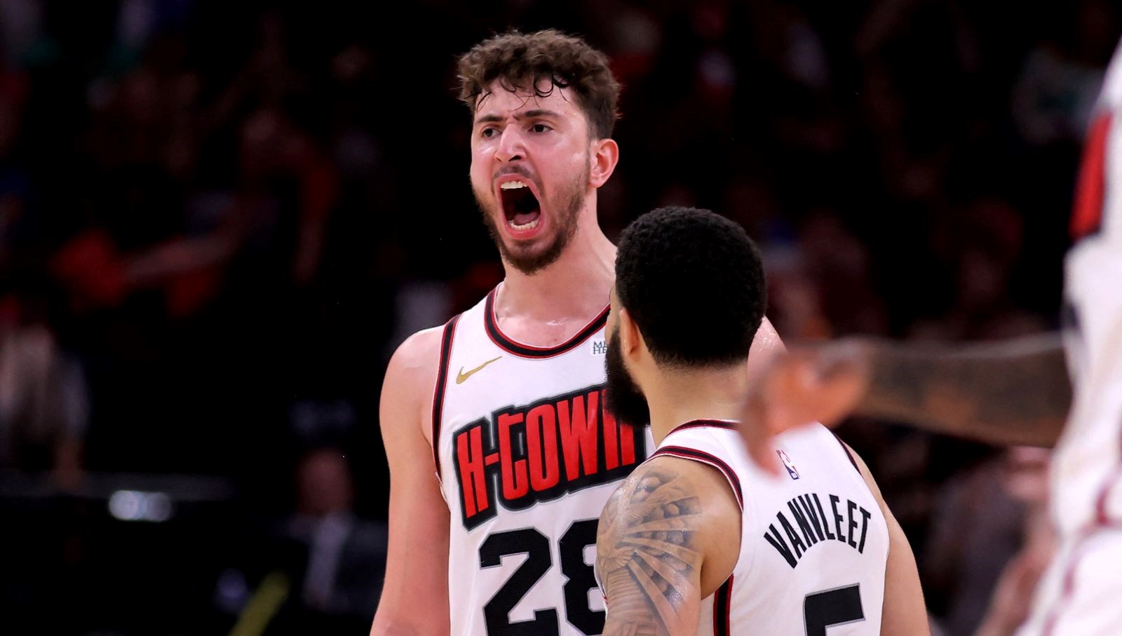 NBA'ın 80. Sezonu Kapılarını Aralıyor: Alperen Şengün'ün Performansı Merakla Bekleniyor!