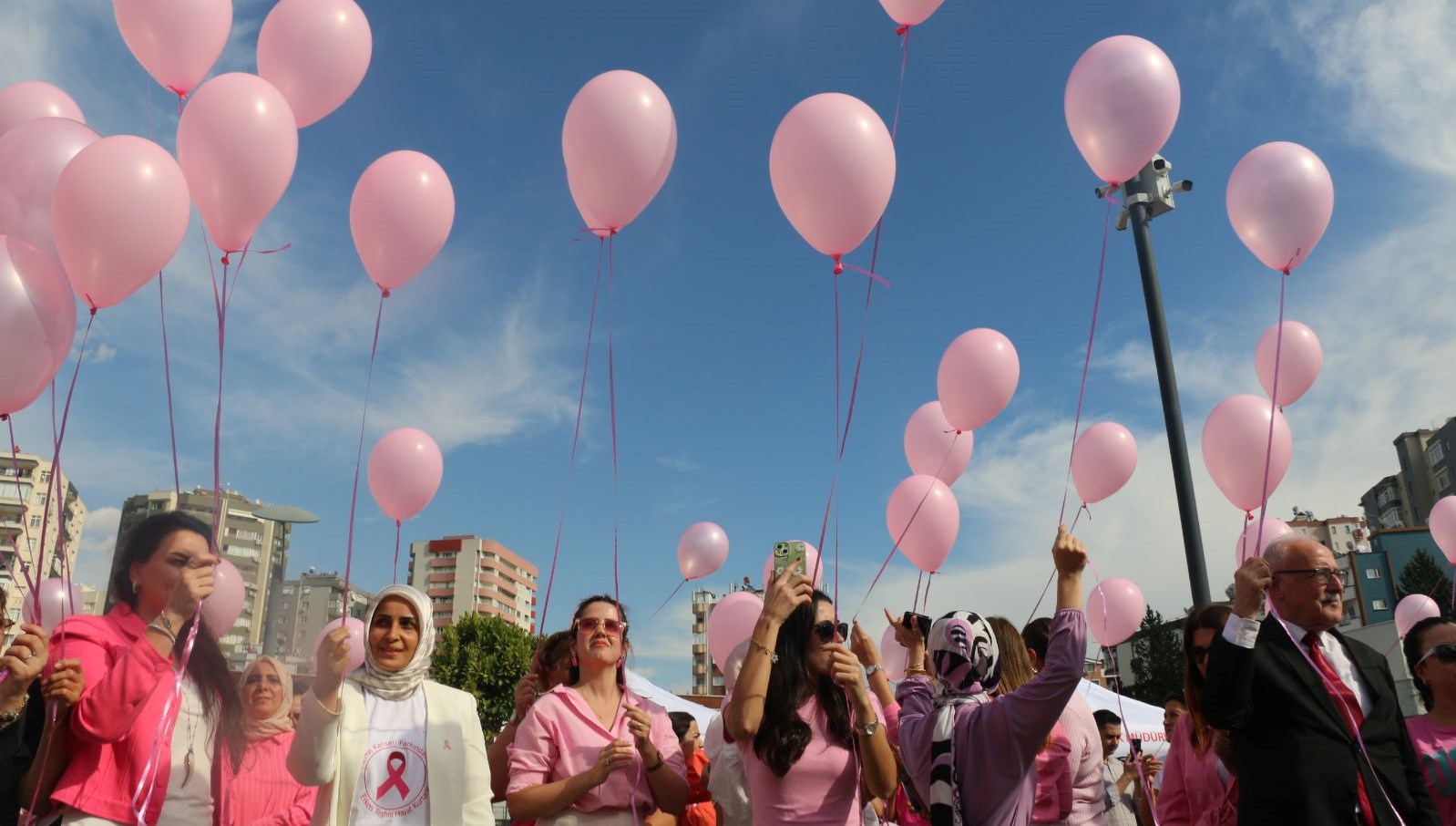 Adana’nın Gökyüzünde Pembe Balon Şöleni