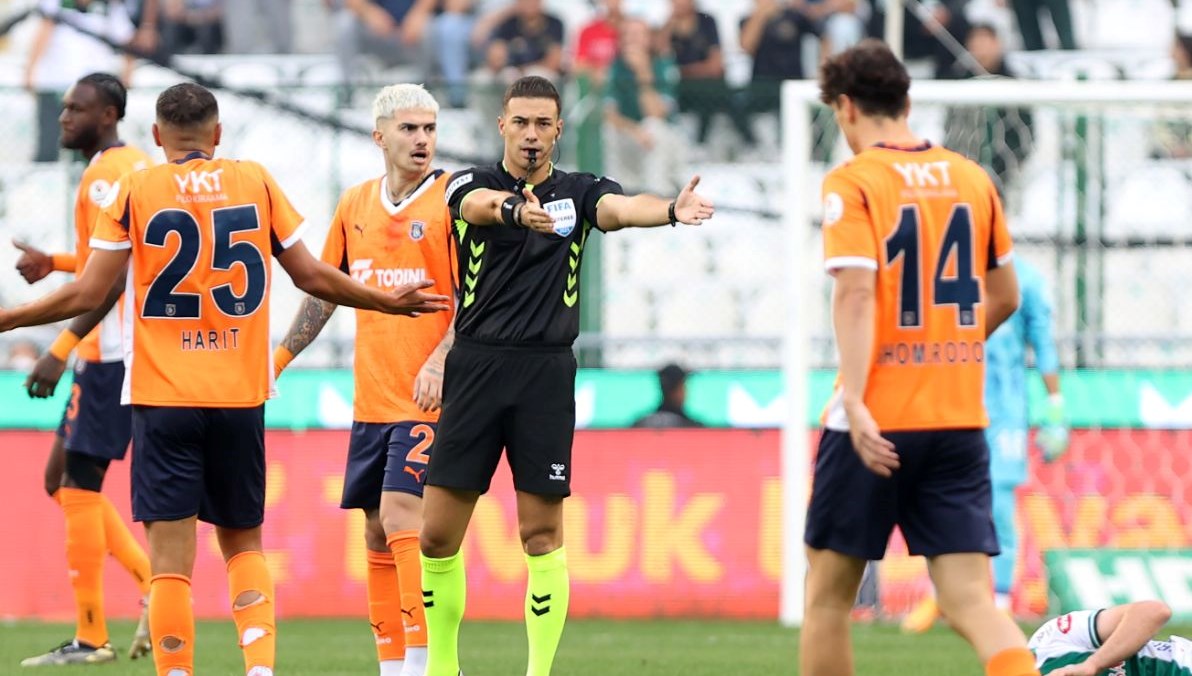 Başakşehir Antalyaspor Karşısında Zorlu Deplasmana Çıkıyor