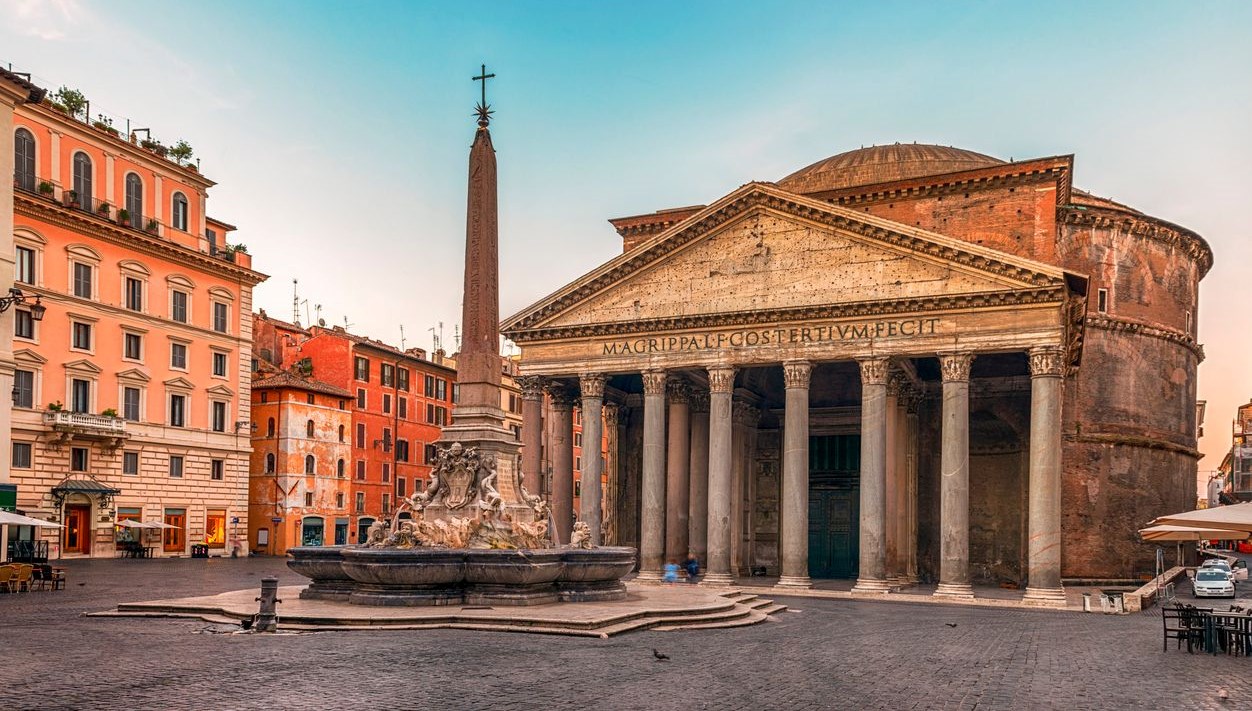 Japon Turistin İtalya'da Trajedi: Pantheon'dan Düşerek Hayatını Kaybetti
