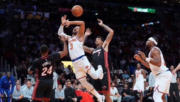 Miami Heat, Evinde Rakibini Üstünlükle Geçti!