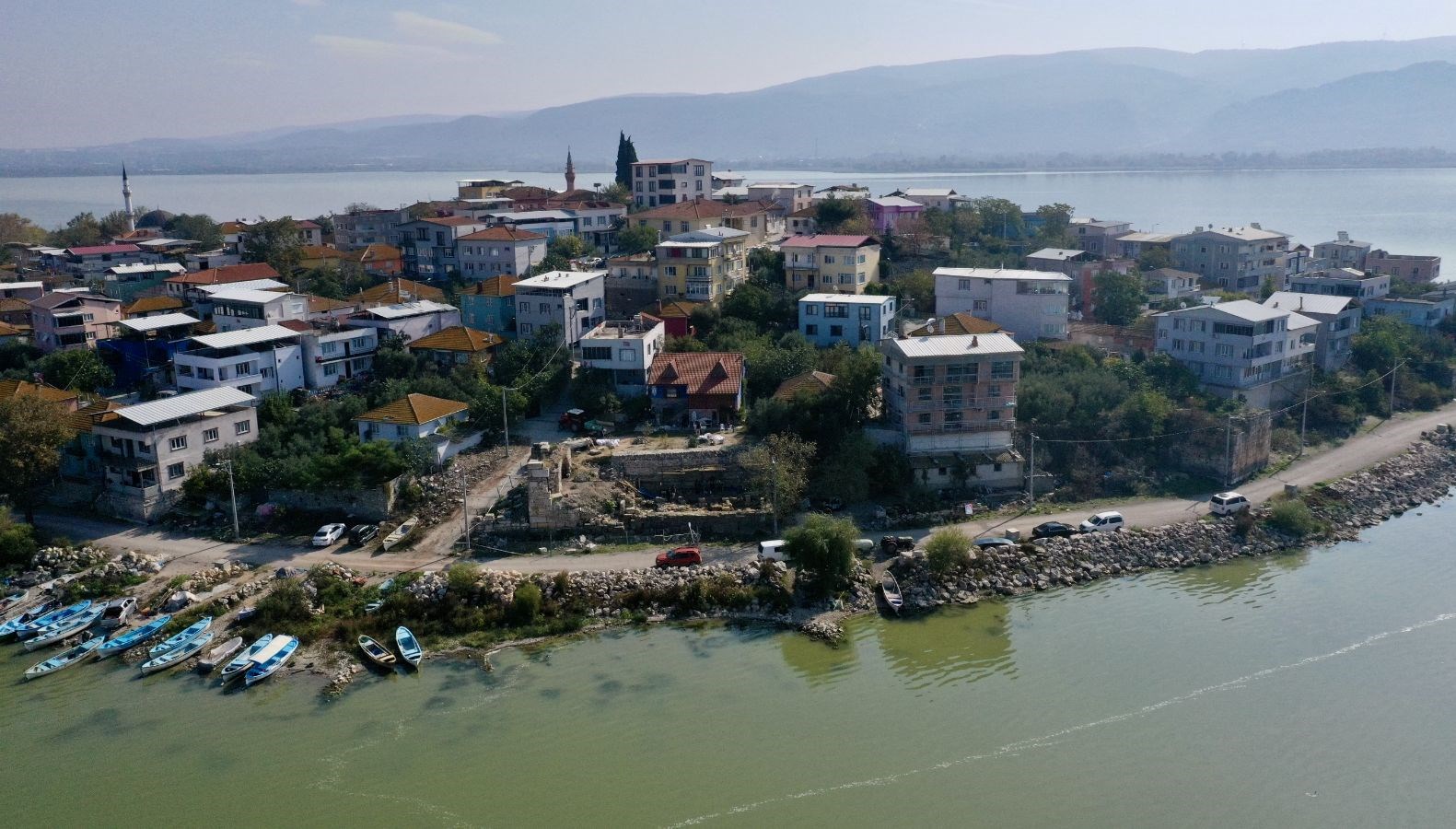 Gölyazı'da Zamanın İzleri: Ham İpek Böceği Atölyesi Ortaya Çıktı!