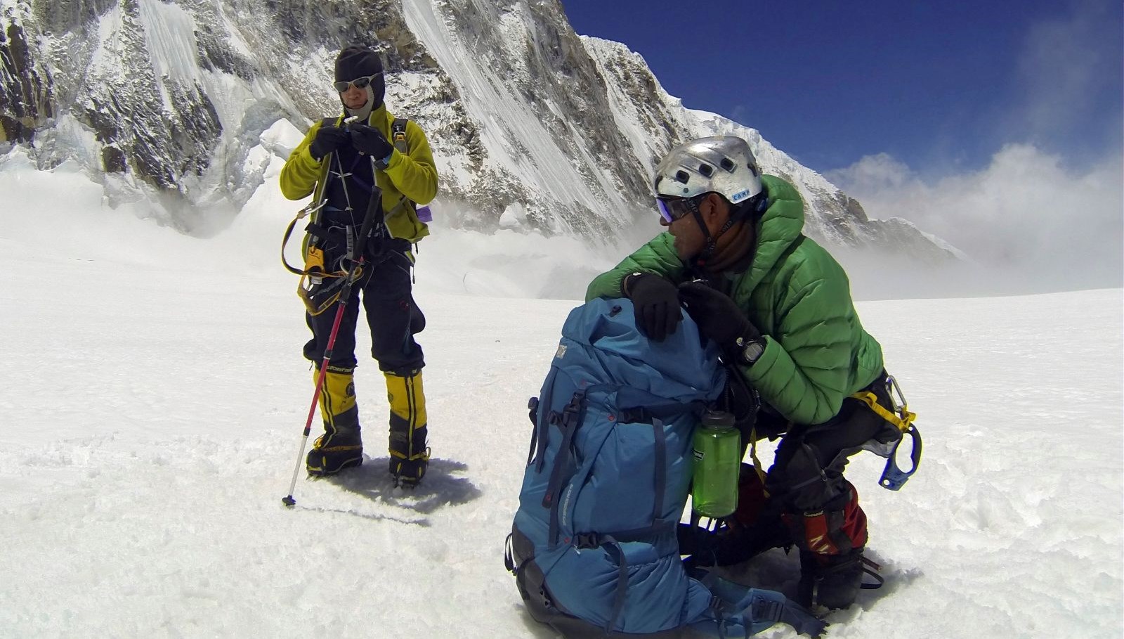 Everest’in Zorlu Zirvesinde Bir İlk: Tarihe Damga Vuran Kayak Deneyimi!