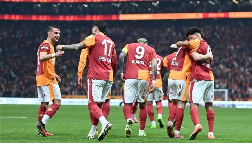 Galatasaray-Trabzonspor Mücadelesinin Tarihi: Süper Lig'de Derbi Coşkusu!