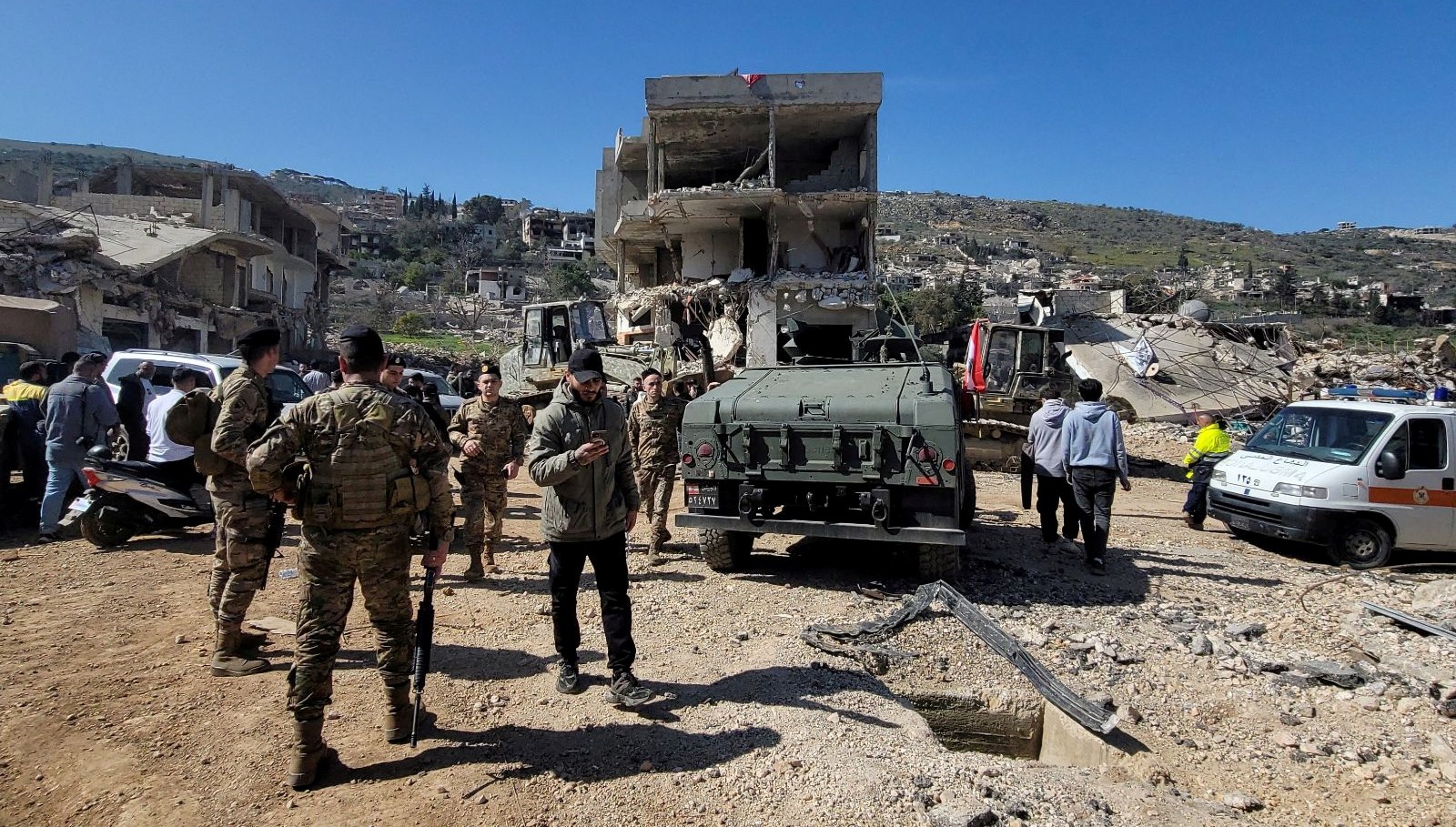 Lübnan'da Savaşın Gölgesinde Ateşkes Görüşmeleri Yapıldı