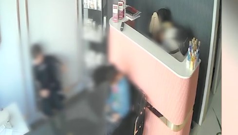 Güzellik Merkezinde İhtiyaç Sahibi Çocuğun Cesareti: 200 Liralık Hırsızlığı Engelledi!