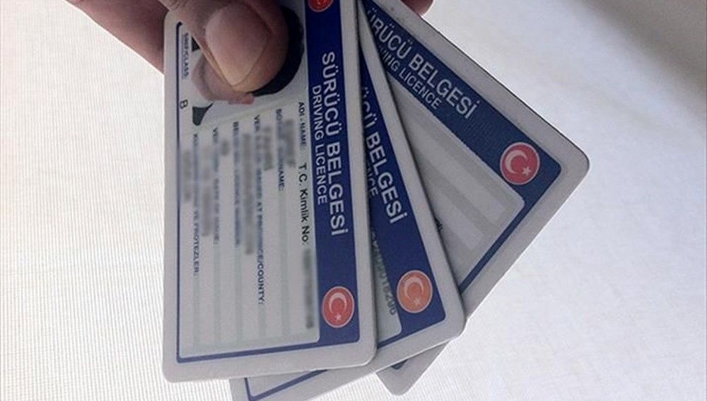 Ehliyet Yenileme Ücreti 7.438 Liraya Yükseldi: 1.8 Milyon Kişi Neden Sessiz?