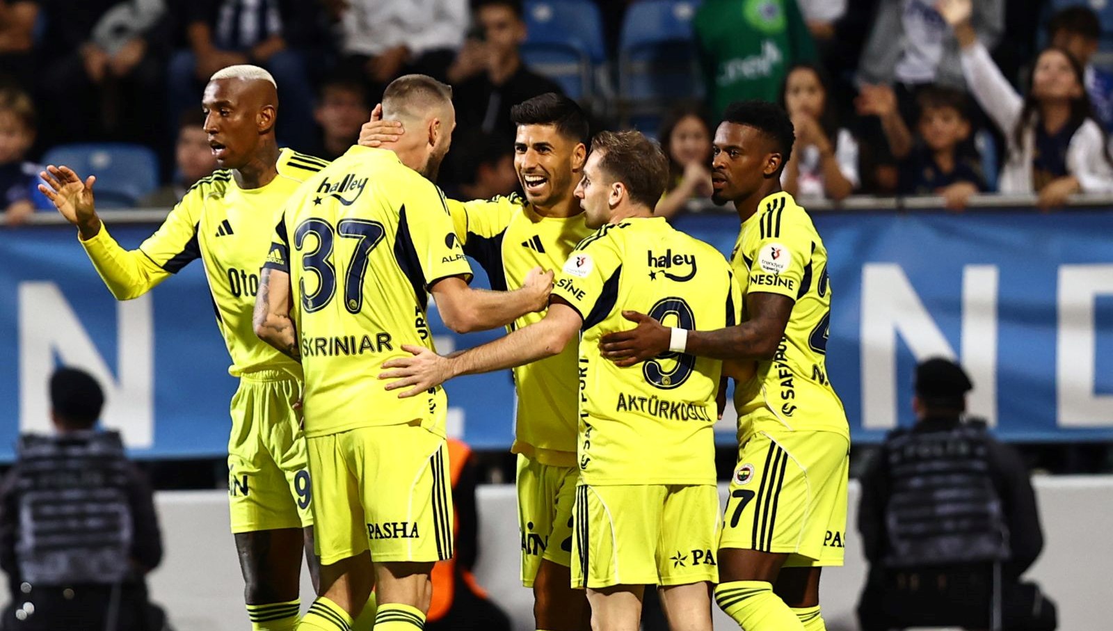 Fenerbahçe, Süper Lig'de Heyecan Dolu Derbide Beşiktaş ile Karşılaşıyor!