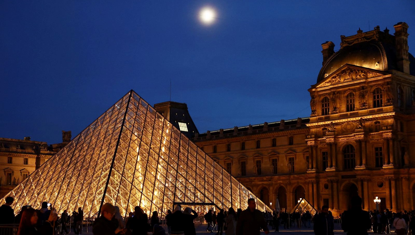 Louvre Soygununun Şüphelileri Adaletin Önünde!