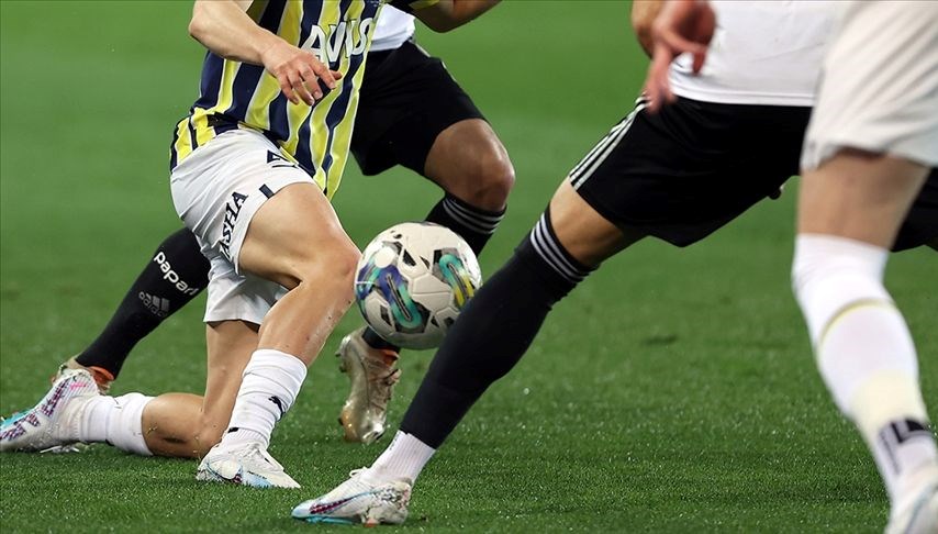 Beşiktaş-Fenerbahçe derbisinde 26 futbolcu tarihi anı yaşıyor!