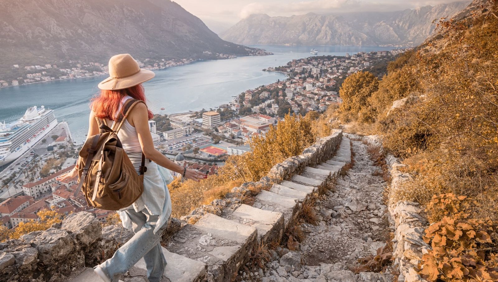 Karadağ, Türklere Vizesiz Seyahat İmkanını Kaldırdı: Turlar Peş Peşe İptal Oluyor!