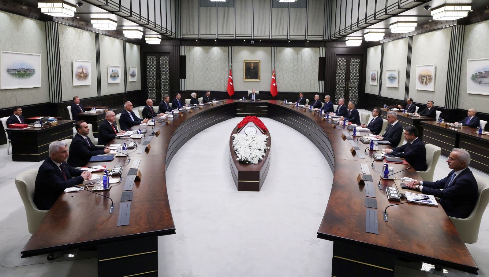 Kabine Toplantısı Yarın: Hangi Konular Tartışılacak?