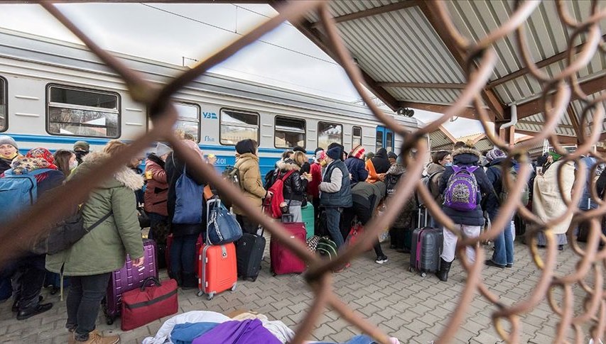 Ukrayna'da Yasağın Kaldırılması Gençlerin Yurt Dışına Kaçışını Hızlandırdı
